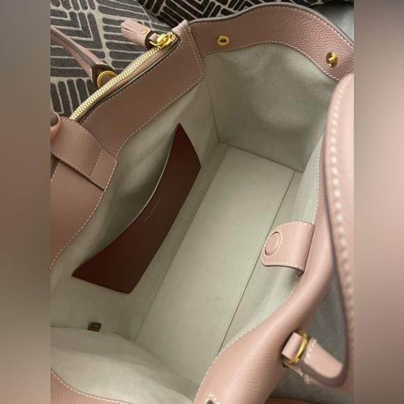 𝐀𝐧𝐲𝐚 𝐇𝐢𝐧𝐝𝐦𝐚𝐫𝐜𝐡 𝐏𝐮𝐫𝐬𝐞 - Picture 9 of 13